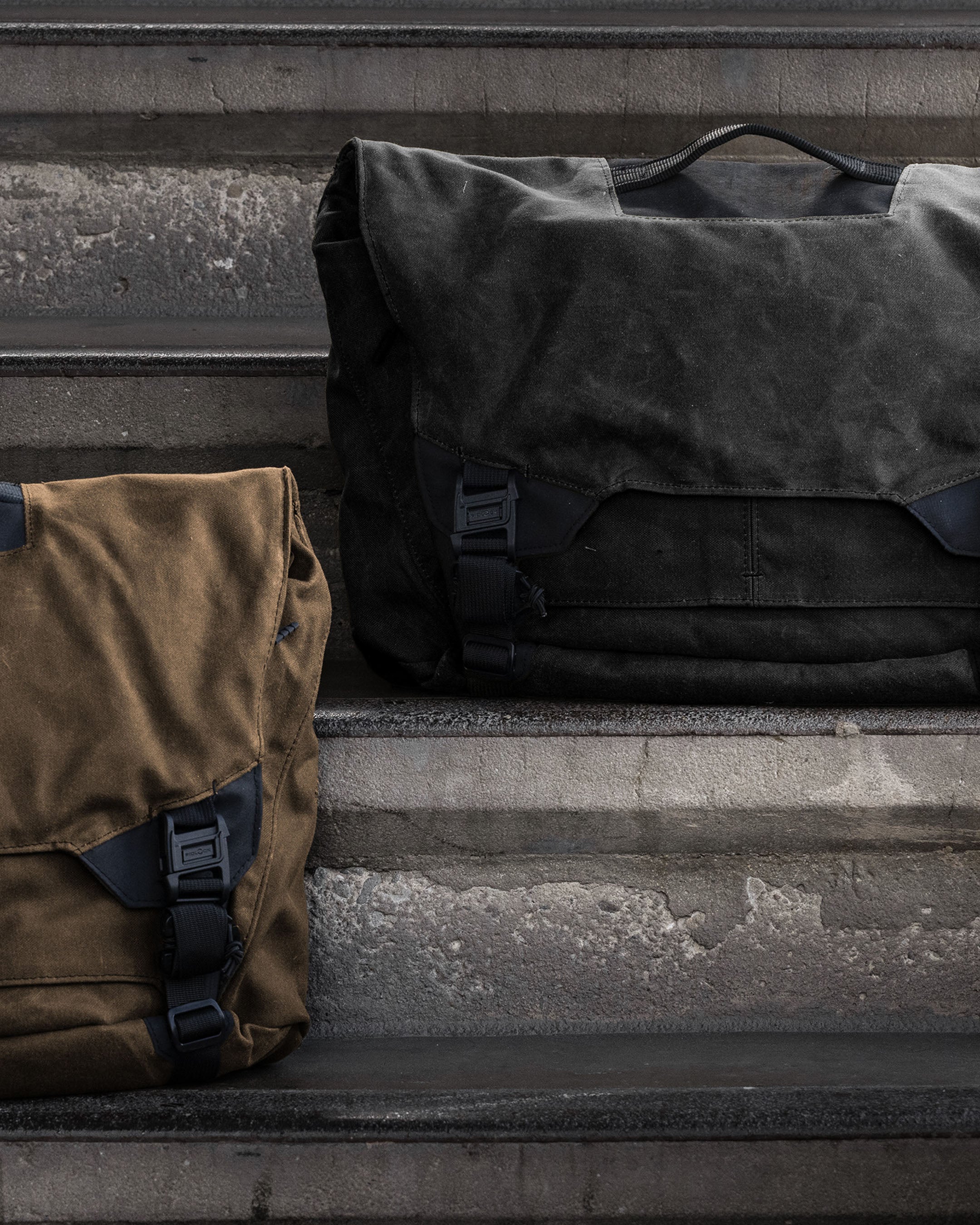 Parallax Messenger Bag 15L WX | Triple Aught Design
