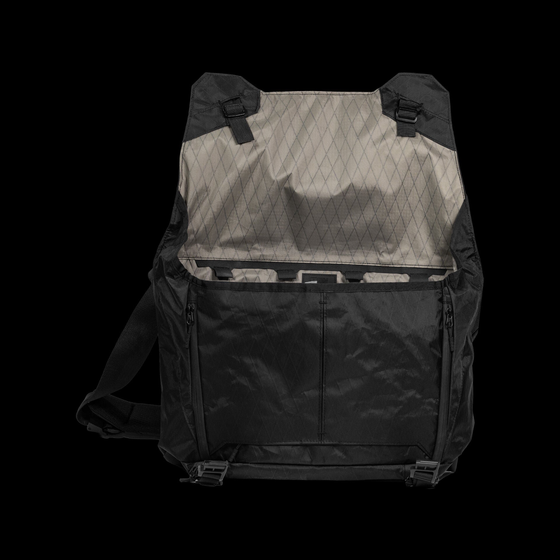 Parallax Messenger Bag 15L