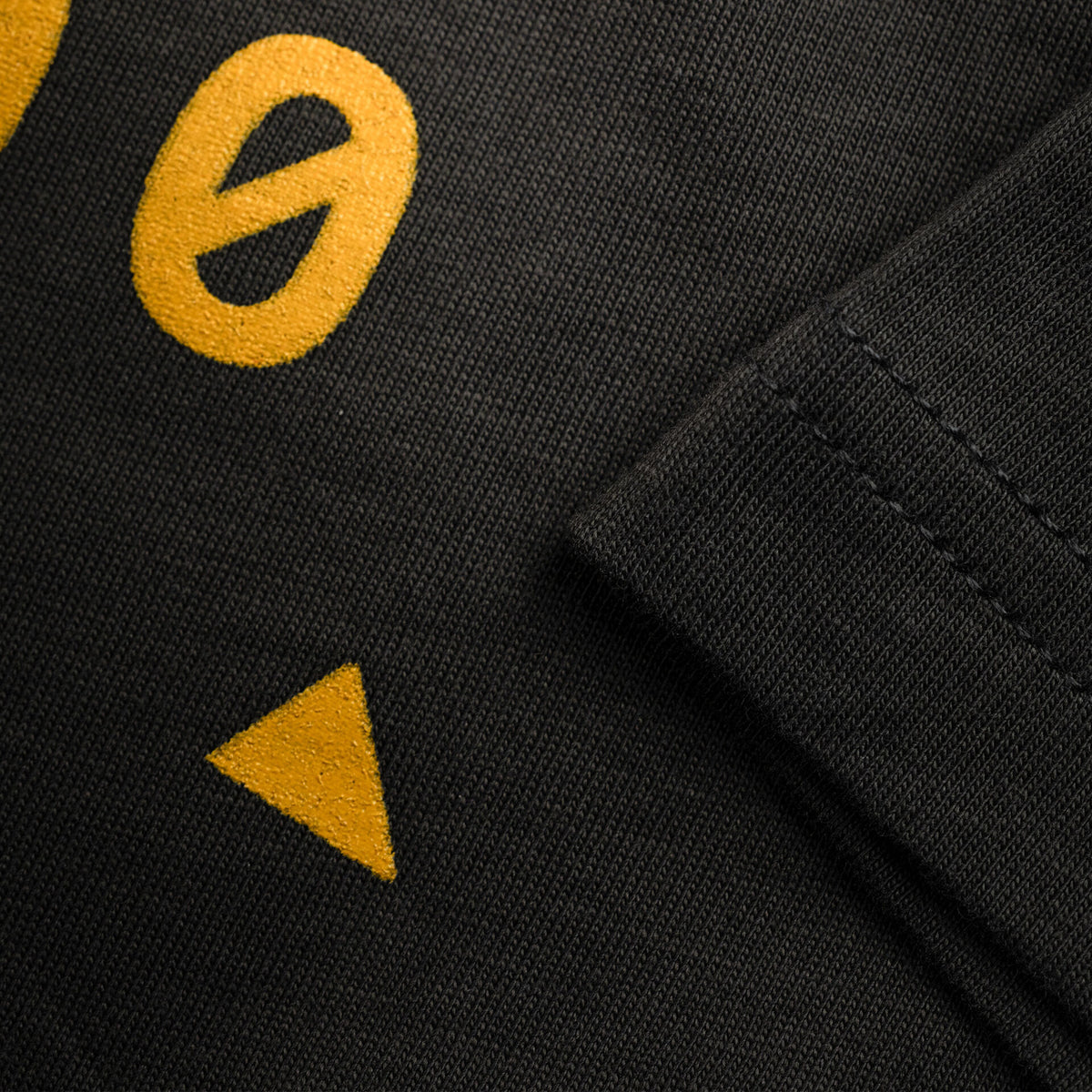 STACKED LOGO TEE