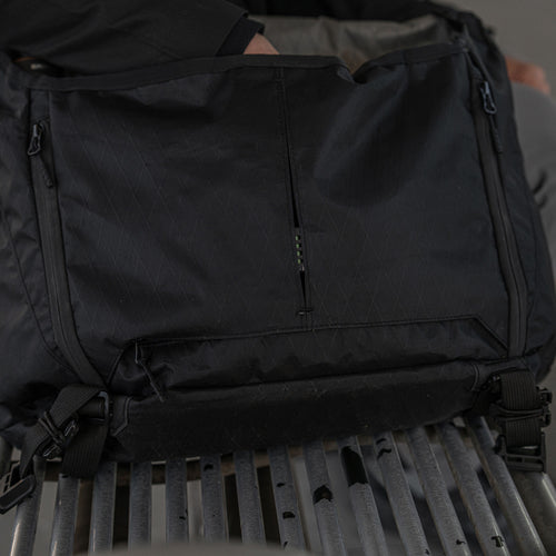 Parallax Messenger Bag 15L