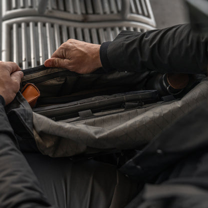 Parallax Messenger Bag 15L