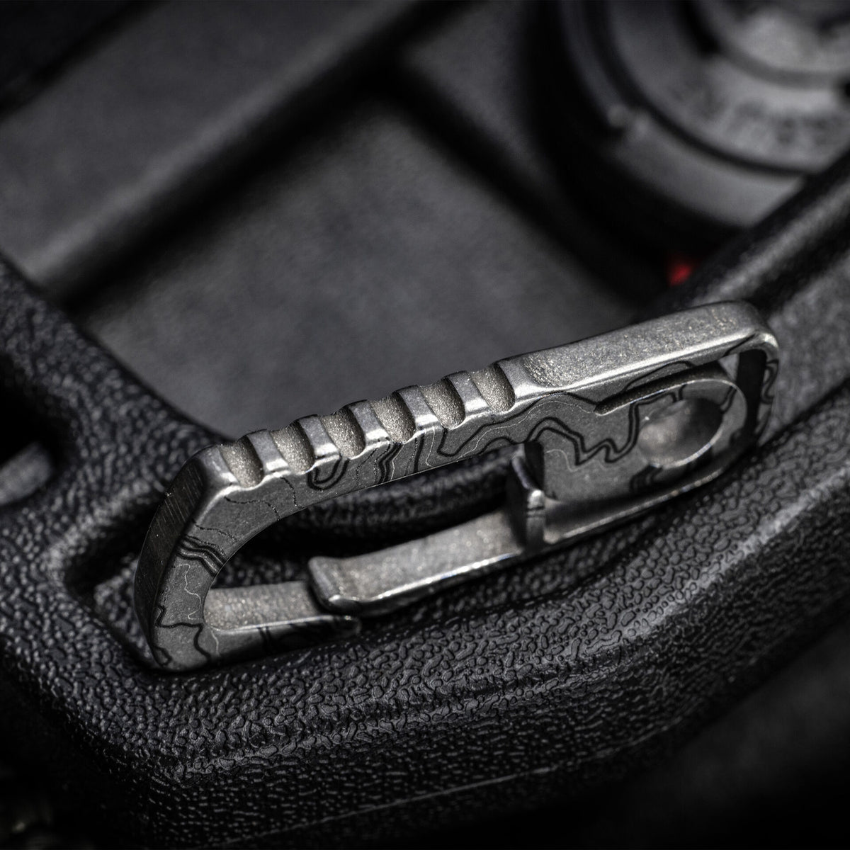 SE Hook Up Micro Titanium Topo TAD Edition