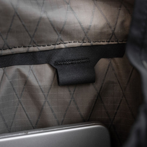 Parallax Messenger Bag 15L X50