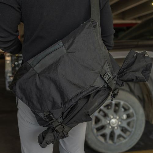 Parallax Messenger Bag 15L