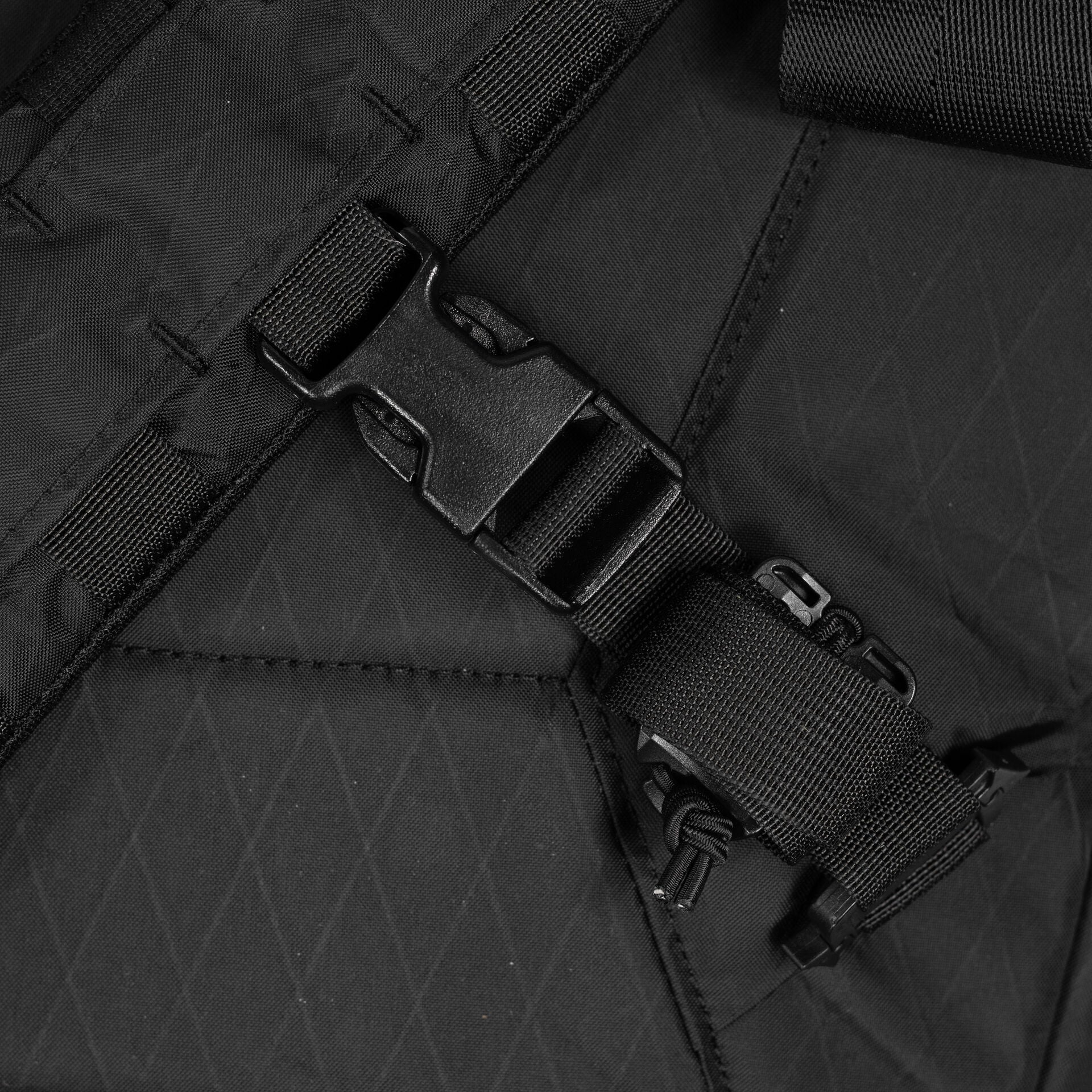 Parallax Messenger Bag 15L