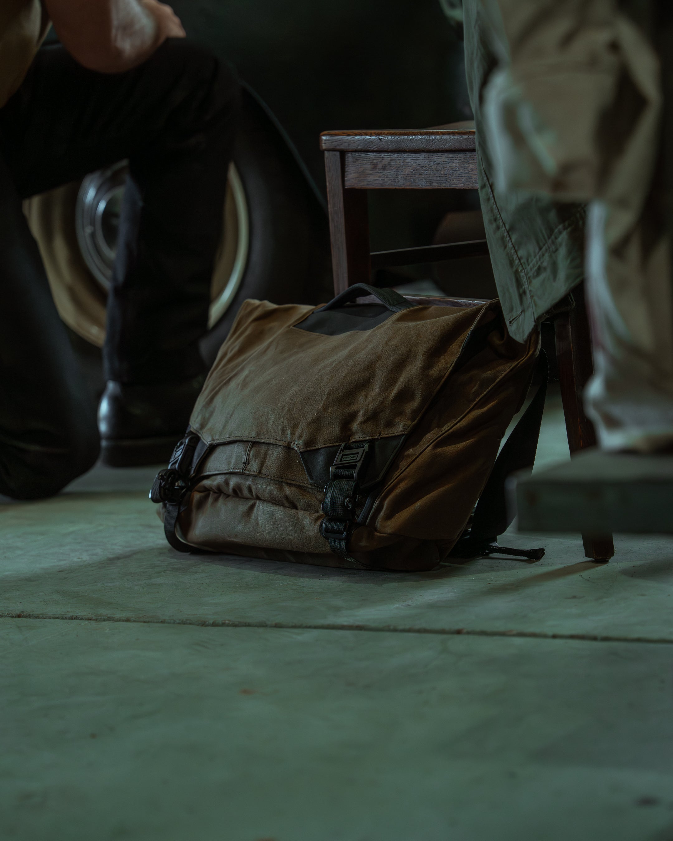 Parallax Messenger Bag 15L WX | Triple Aught Design